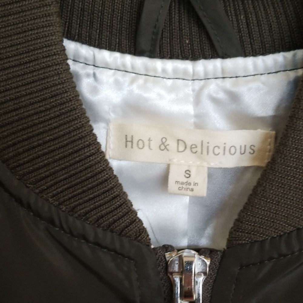 ⏬SALE⏬Hot and Delicious Bomber Jacket - Picture 2 of 3